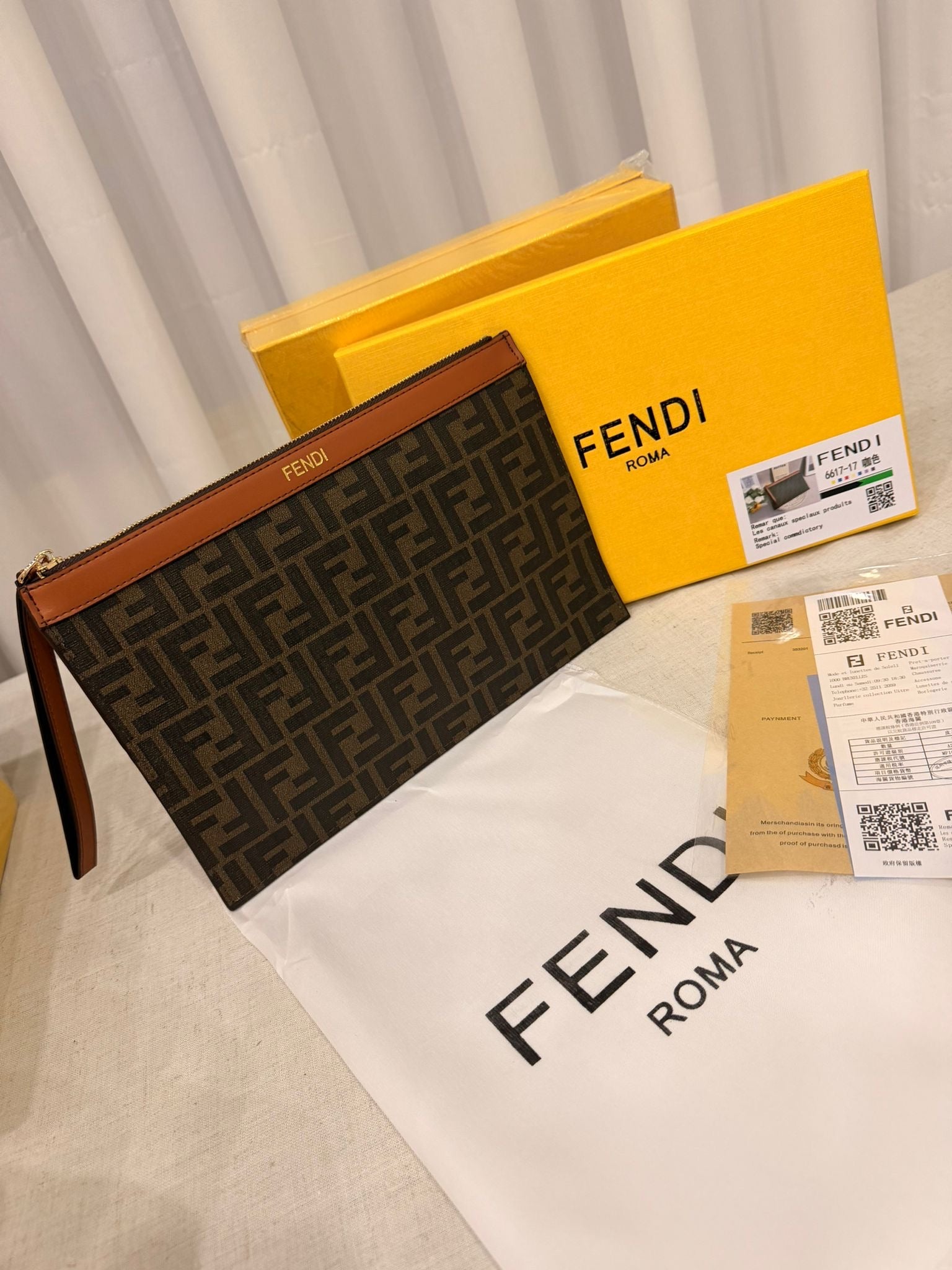 Pochette FENDI