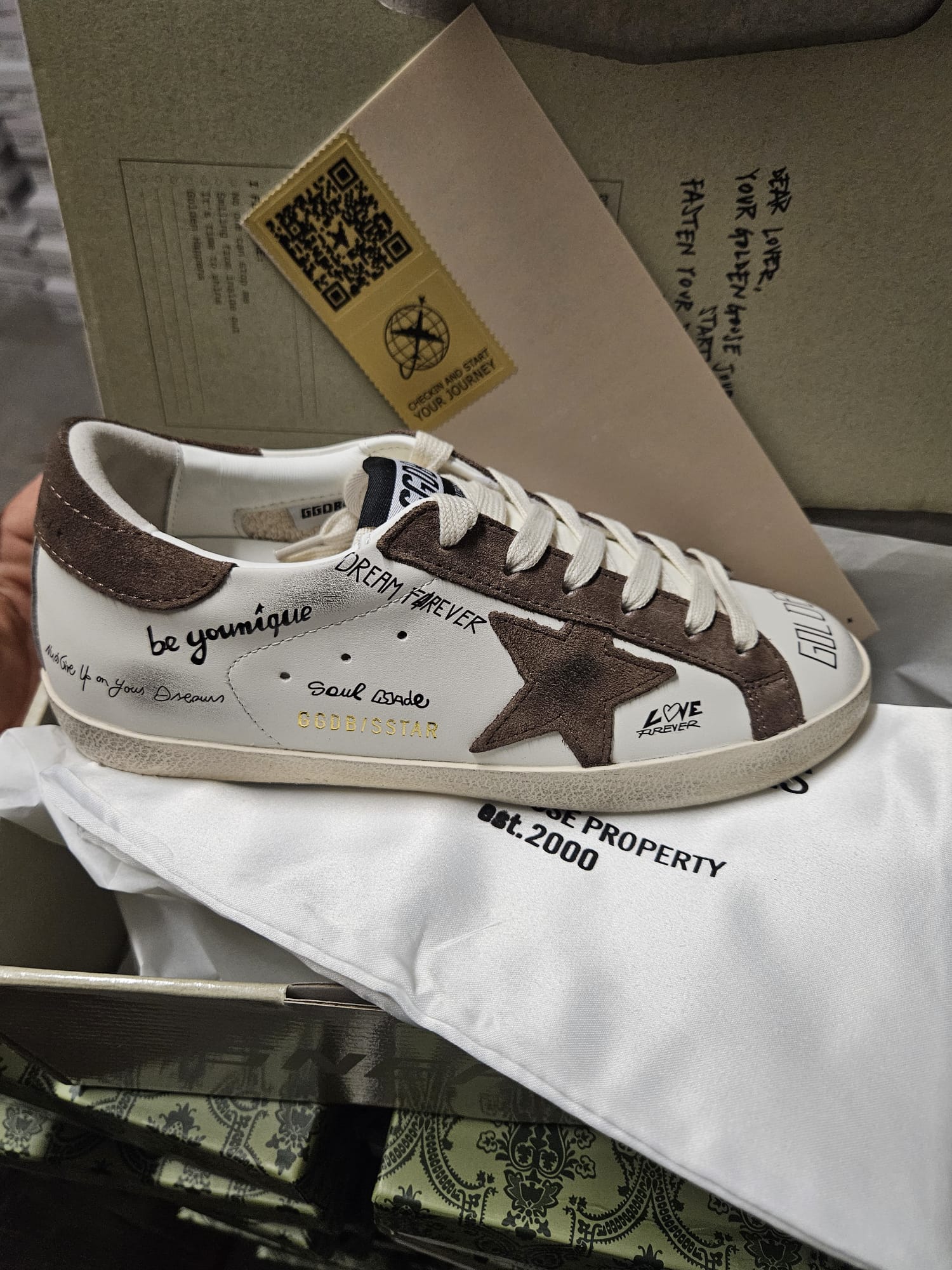 GOLDEN GOOSE